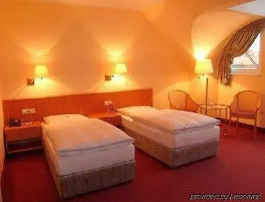 Sunday Hotel Stade Herzog Widukind Otel