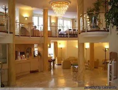 فندق H+ Herzog Widukind 3*